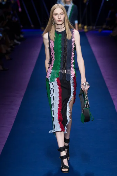 Look 39